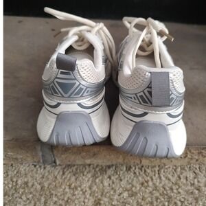 Azarayah Womens Chunky Platform Sneakers White Silver Metallic Mesh Size 6